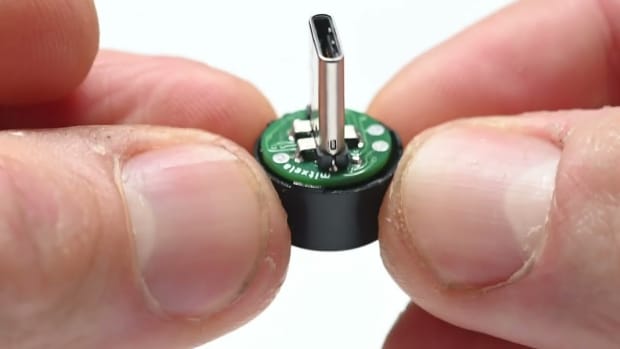 An Engineer Has Created The World's Smallest Midi Synthesizer