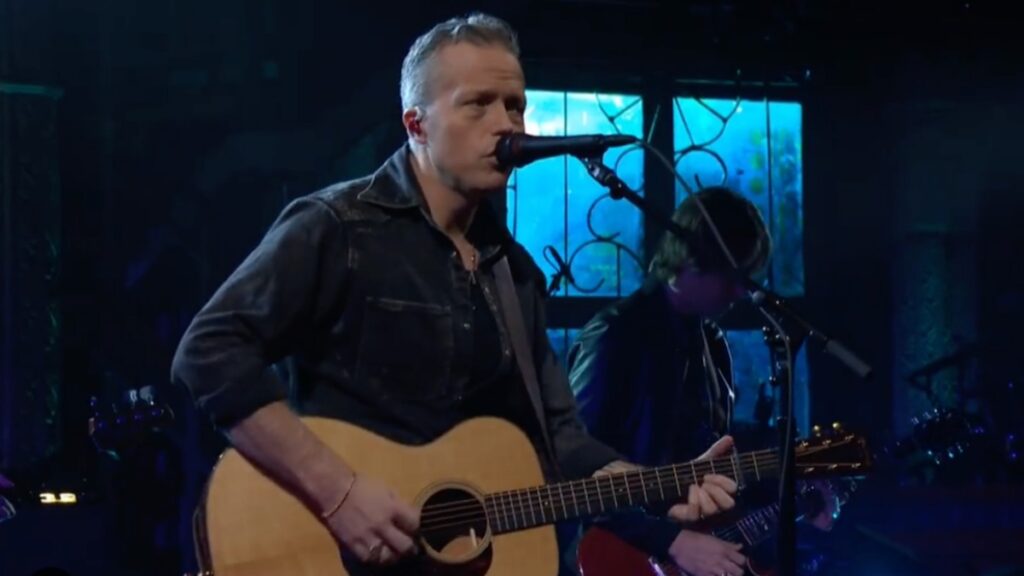 Jason Isbell And The 400 Unit Perform "cover Me Up"