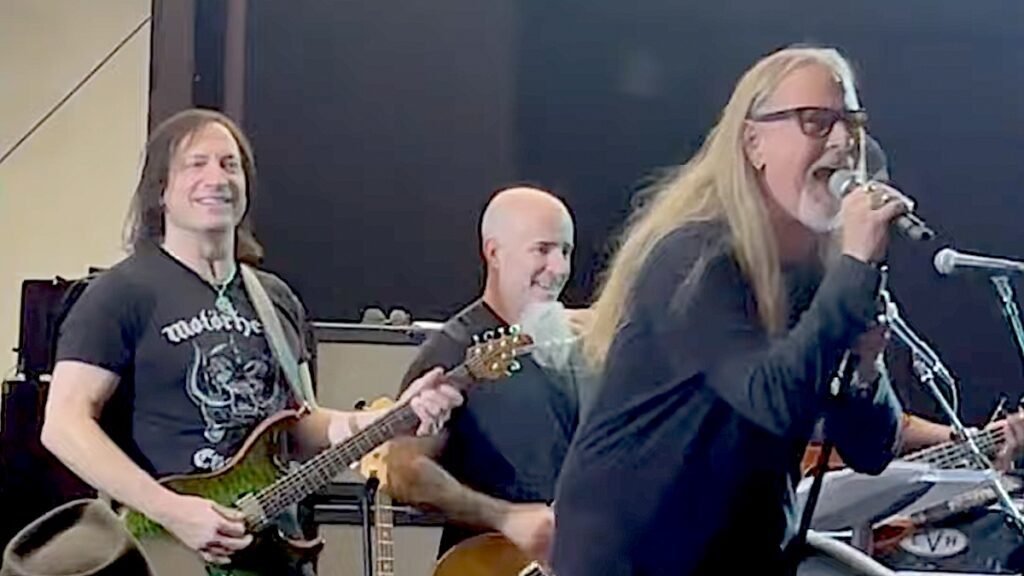 Jerry Cantrell Sings Billy Joel Classic At Scott Ian's Epic