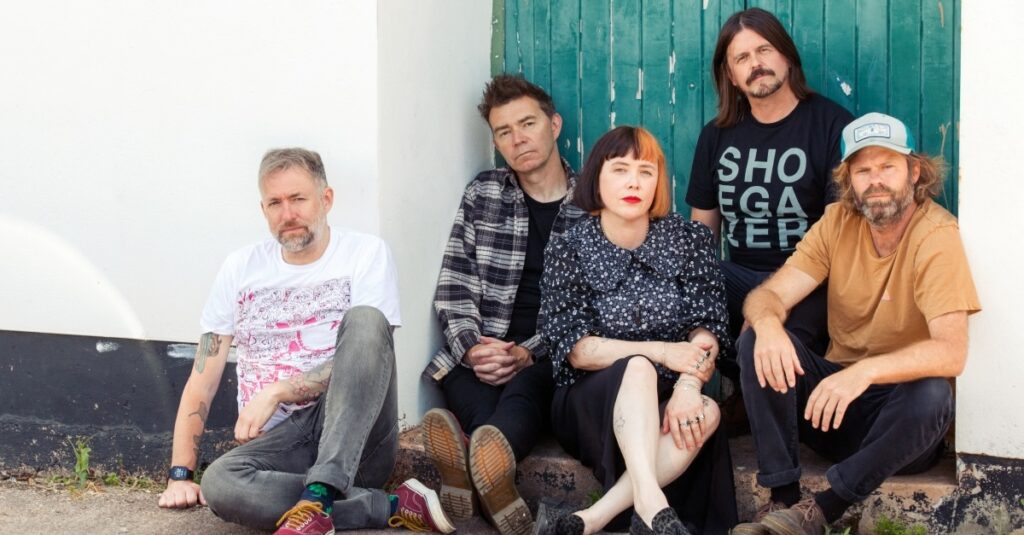 Slowdive's Neil Halstead On Shoegaze Moods, '60s Pop, And Old