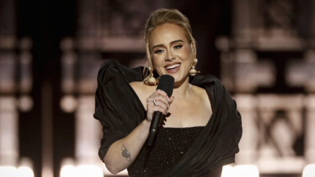 Adele Says She Will Tour Again