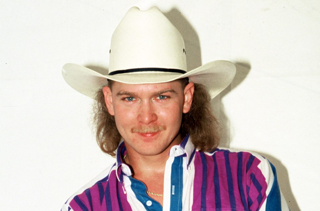 Chart Rewind: In 1992, Tracy Lawrence's "sticks And Stones" Hit