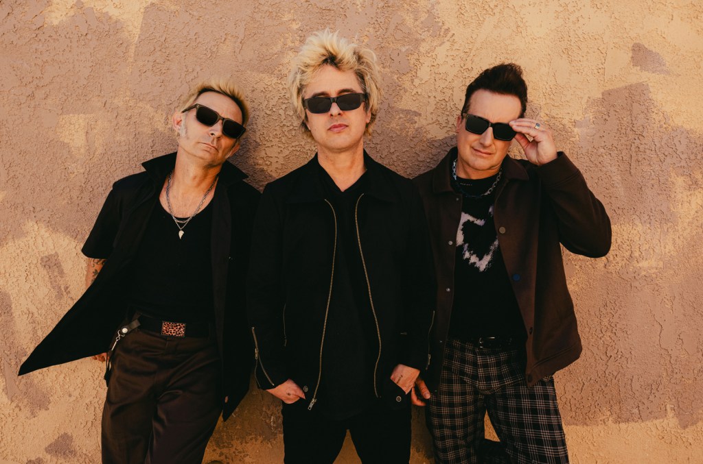 Green Day Take Uk No.1 With 'saviors'