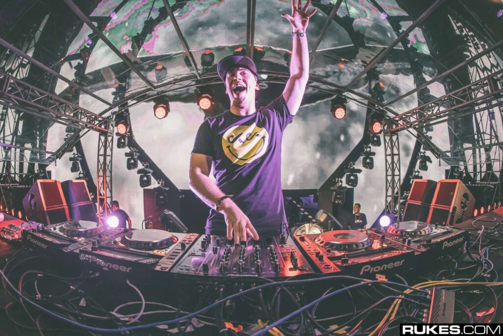 Hardwell Remembers Big Room House's Heyday With New Track "oldskool