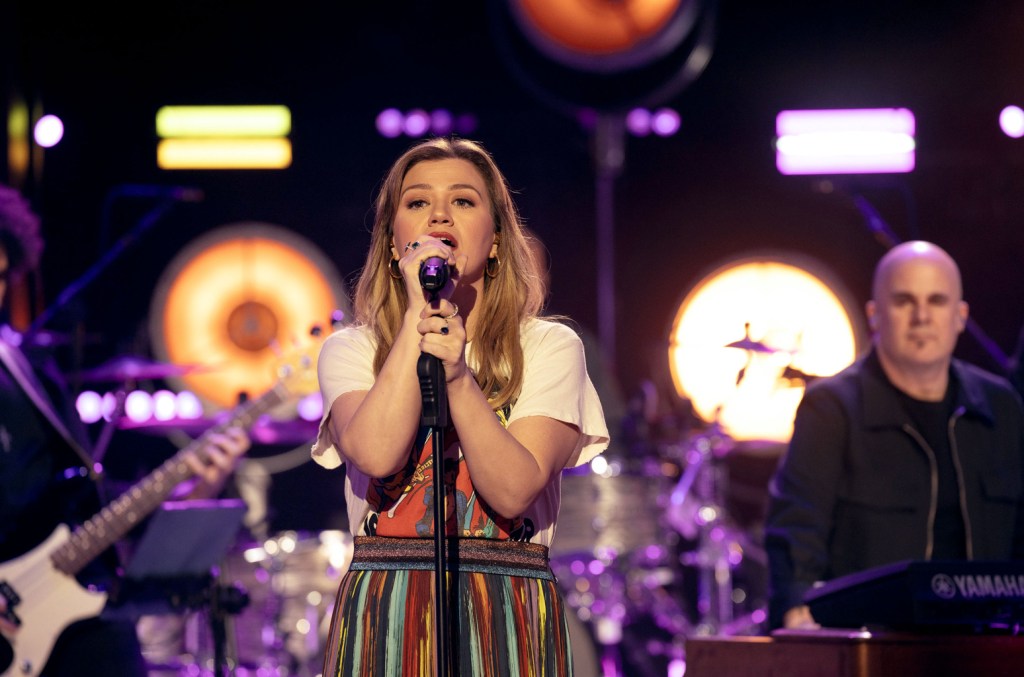 Kelly Clarkson Rocks Talking Heads Vintage Inspired Band T Shirt: Shop The
