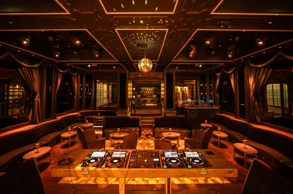 See An Exclusive First Look Inside Hollywood’s Newest Club, The spotlight