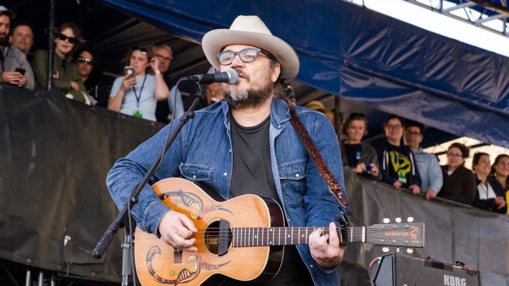 Wilco Releases “space Oddity” Cover For David Bowie’s Birthday: Stream