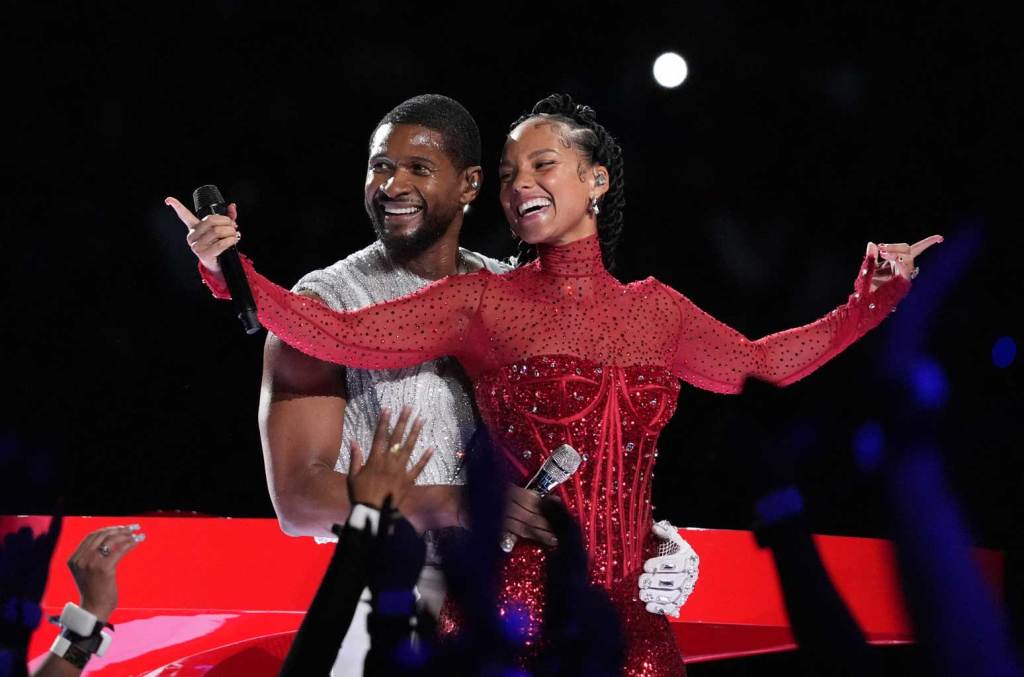 Super Bowl 2024: Photos From Usher's Halftime Performance