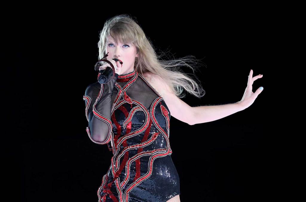 'rep Tv' Trends After Taylor Swift's Pre Grammys Profile Picture Change