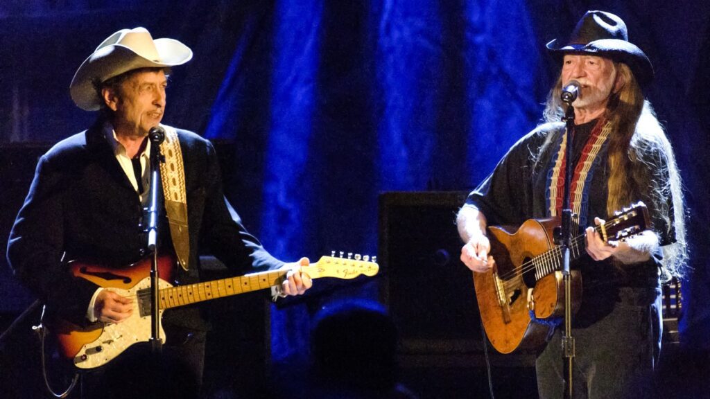 Bob Dylan And Willie Nelson Team Up For Epic Summer