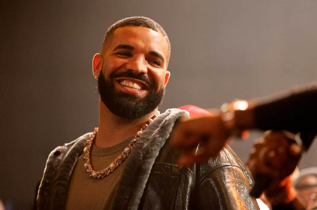Drake Promises To Cover Fan's Surgery Bills During St. Louis: