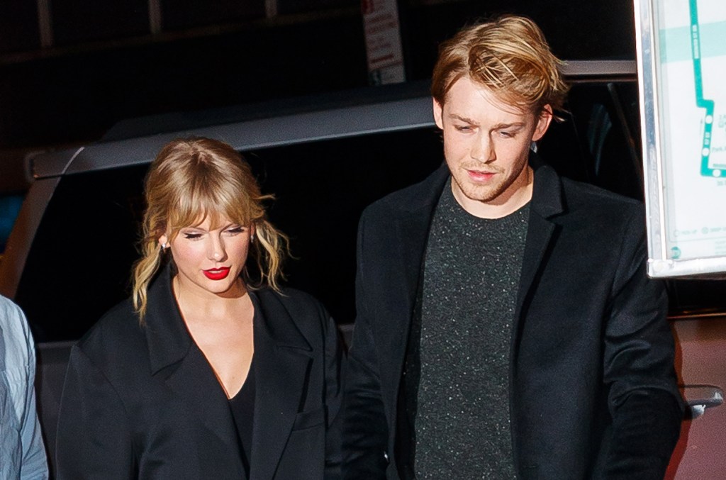 Here’s Why Fans Think Taylor Swift’s New Album ‘tortured Poets