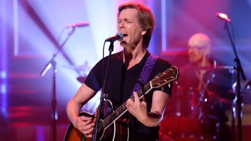 Kevin Bacon, Kyra Sedgwick Serenade Farm Animals With Beyoncé’s ‘texas