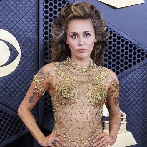 Miley Cyrus Leaves Dad Billy Ray Cyrus Out Of Grammys