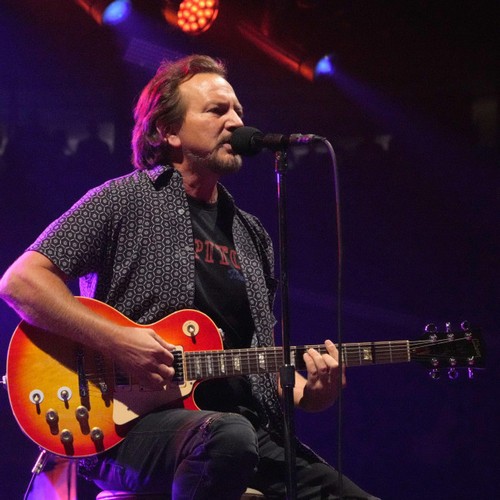 Pearl Jam Amp Up The Guitars On New Song Dark