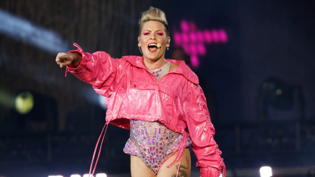 Pink Pauses Australia Show As Fan Goes Into Labor: ‘good