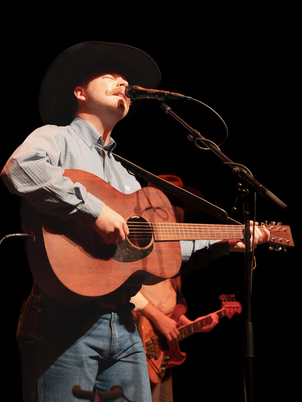 Tvd Live Shots: Colter Wall With Vincent Neil Emerson At