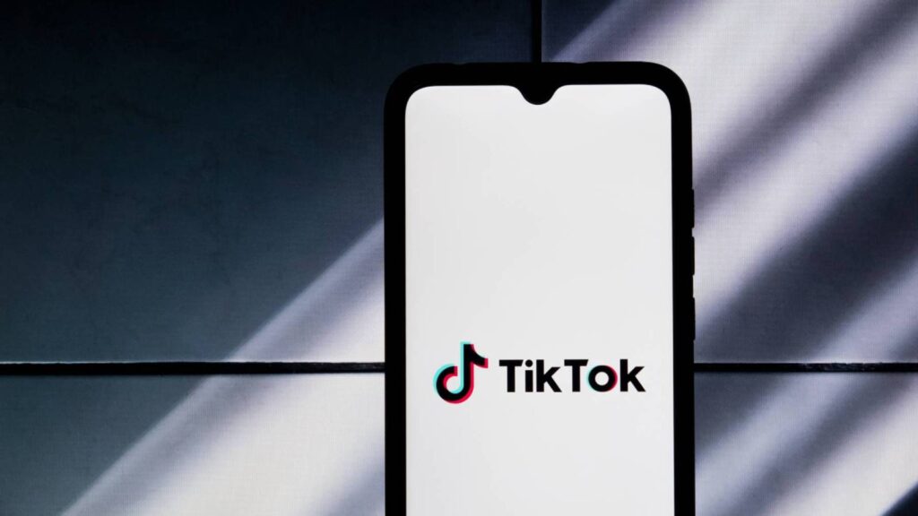 Tiktok’s War With Universal Heats Up, Songs Scrubbed From Platform