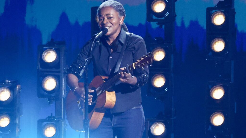 Tracy Chapman's 'fast Car' Returns To Hot 100...35 Years Later