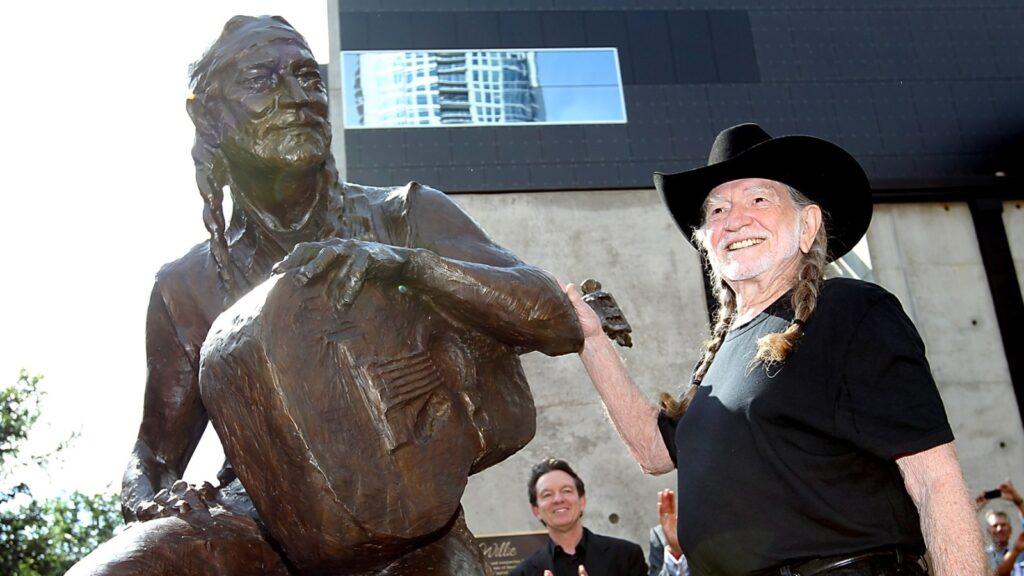 Who The F Vandalized The Willie Nelson Statue In Downtown