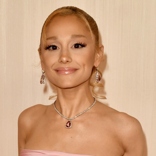 Ariana Grande Thanks Fans For 'overwhelmingly Loving Response' To New