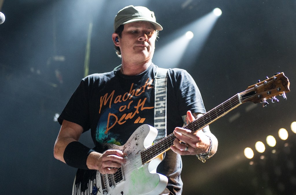 Blink 182's Tom Delonge Suffers Heatstroke At Paraguay Show, But Bounces