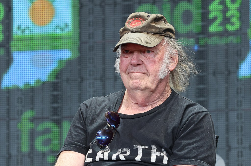 Neil Young Says His Music Is Coming Back To Spotify