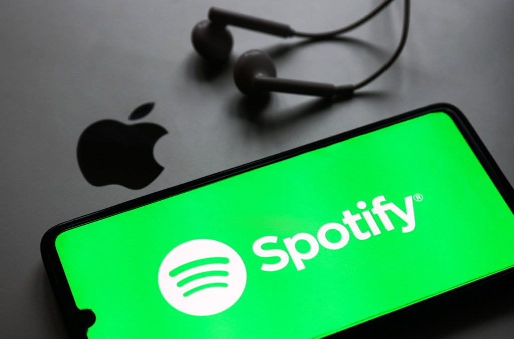 Spotify Backed Team Deezer Praises Doj Antitrust Lawsuit Against Apple