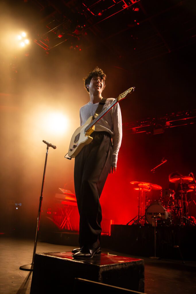 Tvd Live Shots: The Kooks With The Vaccines At The
