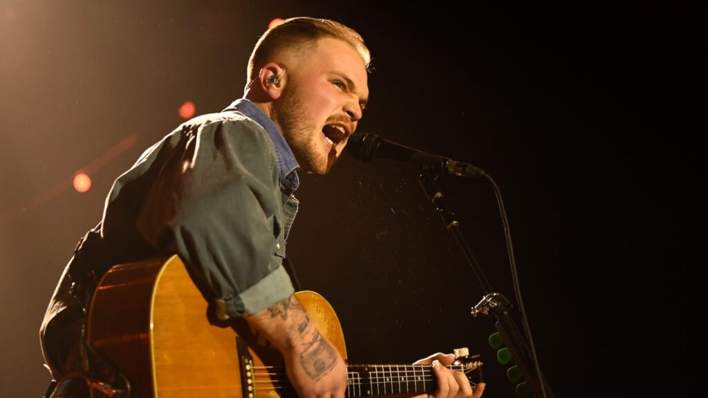 Watch Zach Bryan Debut New Song 'sandpaper' At Newark Concert