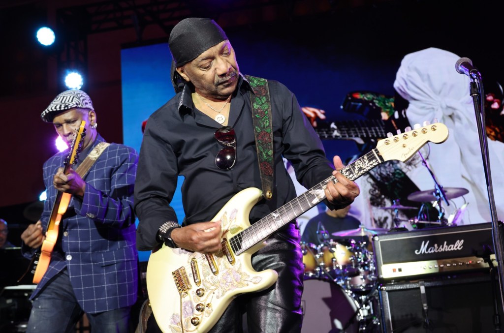 Ernie Isley Receives Lifetime Achievement Award From Guitar Center Music foundation