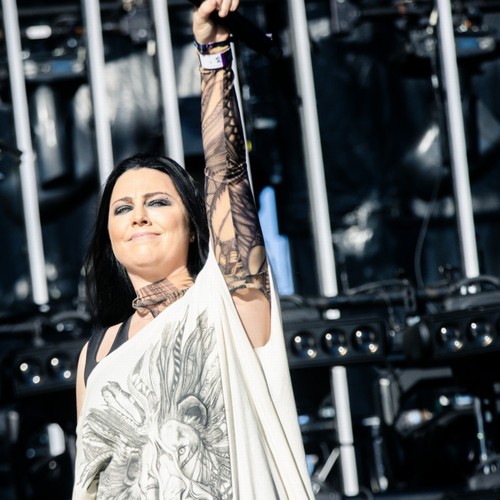 Evanescence's Amy Lee Isn't Linkin Park's New Singer, But Is