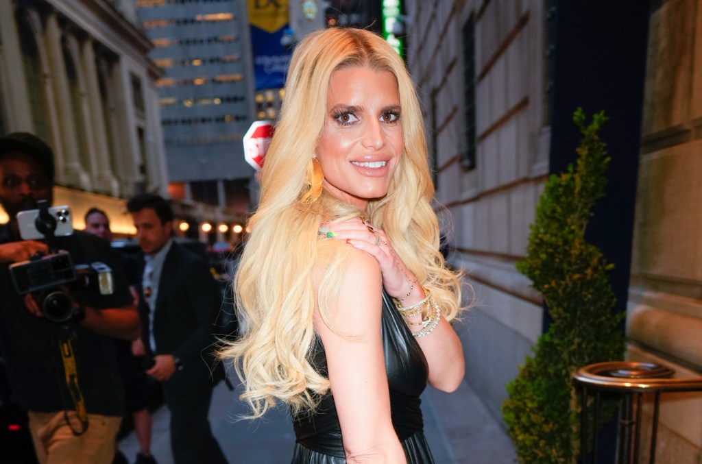 Jessica Simpson Shares Tropical Photos From "epic" Spring Vacation