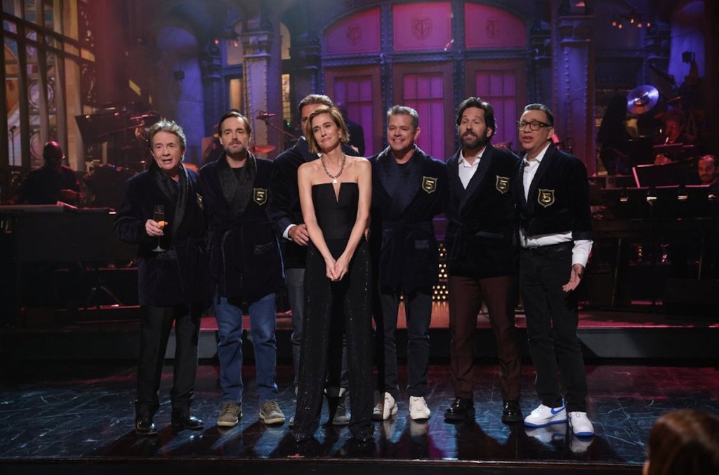 Kristen Wiig Joins 'snl' Five Timers Club With Cameos From Ryan