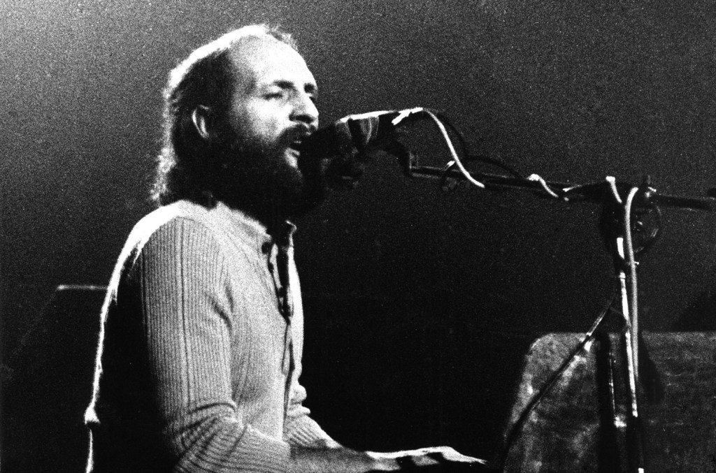 Moody Blues Founding Keyboardist Mike Pinder Dies At 82