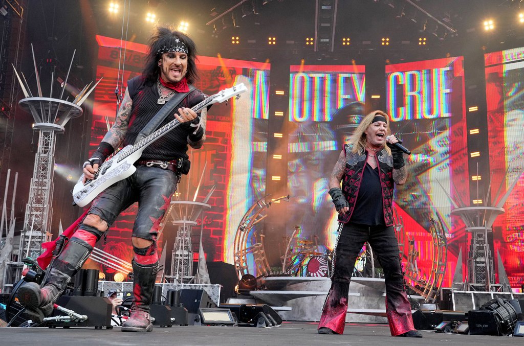Mötley Crüe Announce New Single, 'dogs Of War': 'fans Will