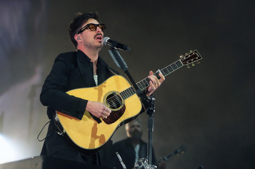 Mumford & Sons, Pharrell Williams Send 'good People' To No.