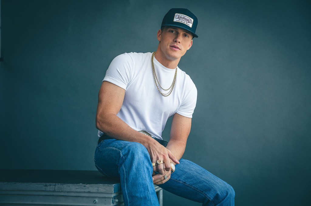 Parker Mccollum Blazes Third Country Airplay No. 1 With "burn
