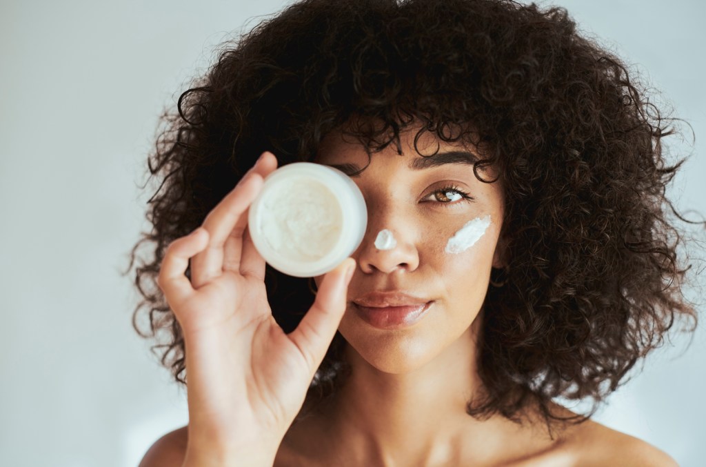 This Vegan Eye Cream Promises To Reduce Puffiness And Dark