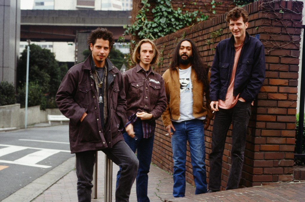 Total Eclipse Of The Charts: Soundgarden's 'black Hole Sun', Bonnie
