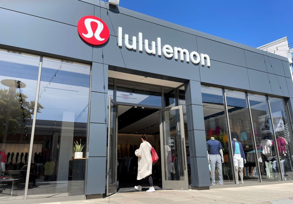 10 Pieces Of Lululemon Gear That Make Great Father's Day