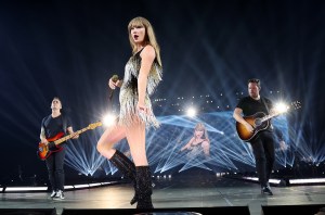 Taylor Swift performs on stage during "Taylor Swift |  The tour of the ages" at La Defense on May 9, 2024 in Paris, France.