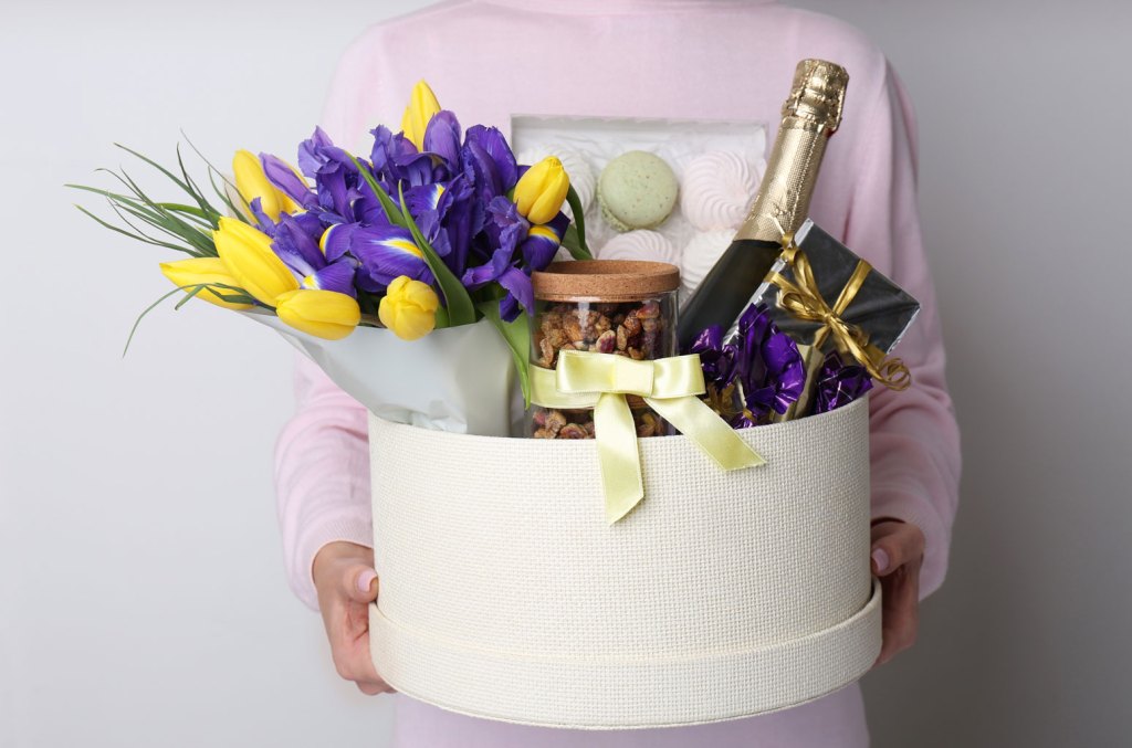 8 Mother's Day Gift Baskets That You Can Deliver In