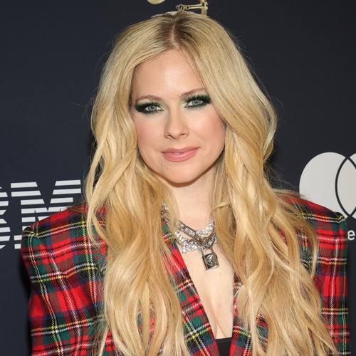 Avril Lavigne Addresses 'dumb' Conspiracy Theory