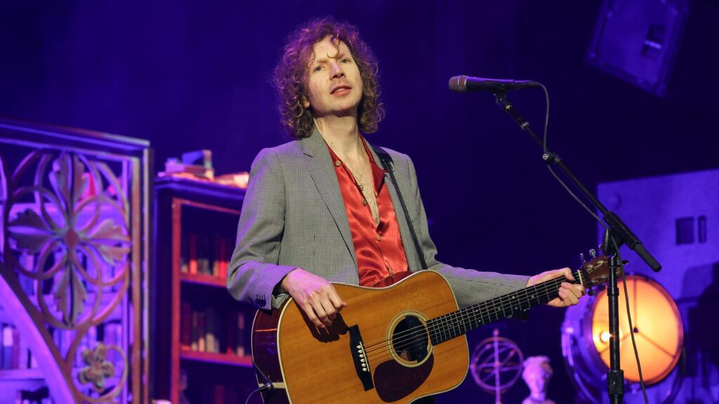 Beck Will Conclude The Orchestral Tour With A Headlining Show