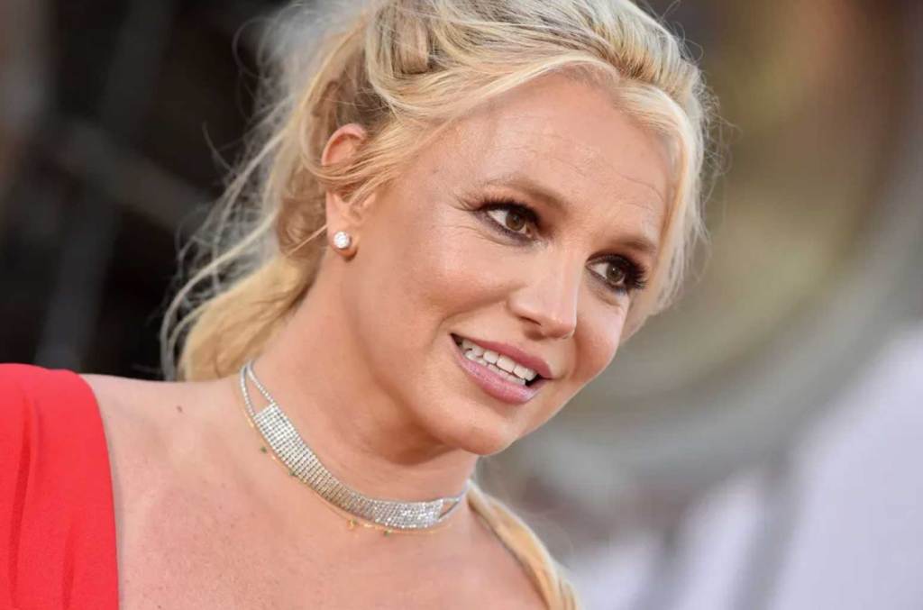 Britney Spears Says Leg Injury Is 'already Better', Dishes On