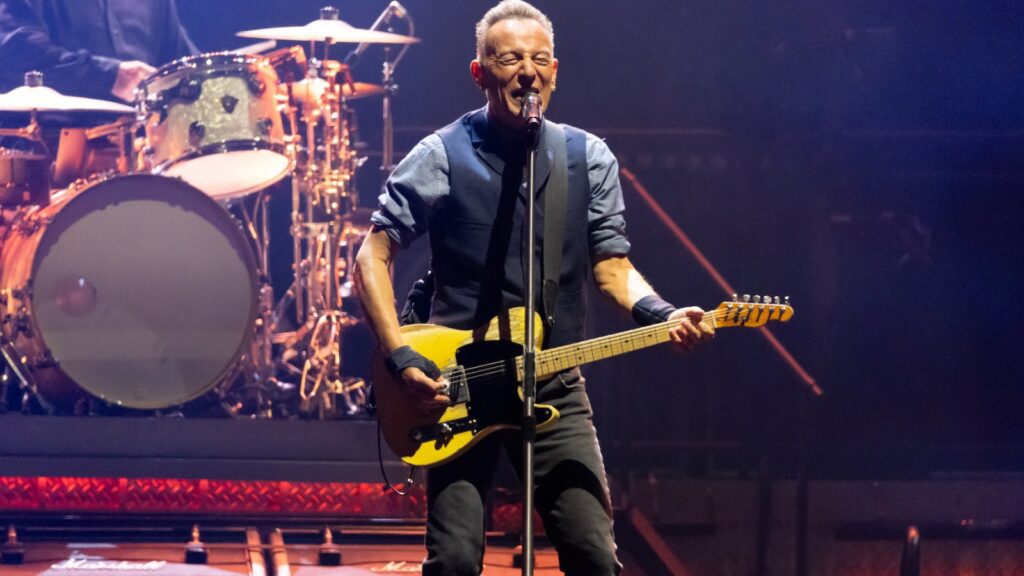 Bruce Springsteen Postpones Four European Concerts Due To 'vocal Issues'