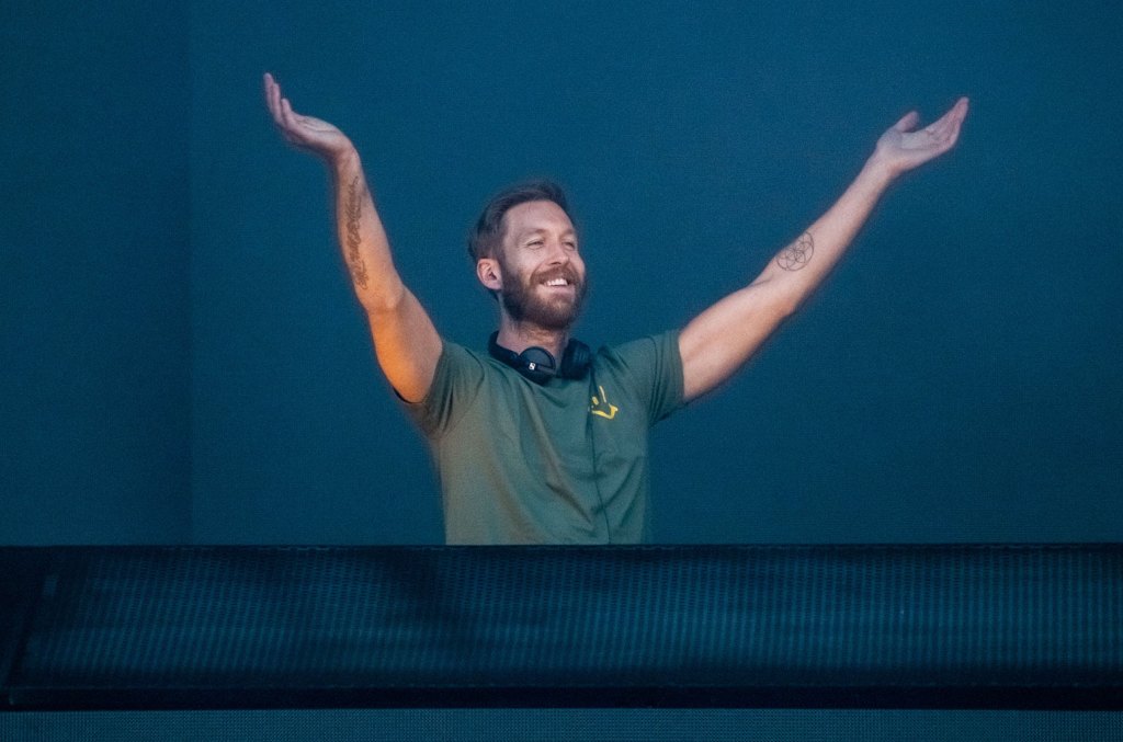 Calvin Harris Teases New Beachy Song And Fans Are Convinced
