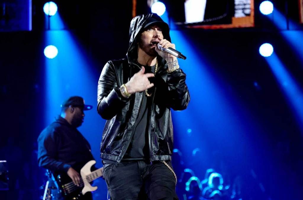 Eminem Performs His Next Magic Trick With His New Single
