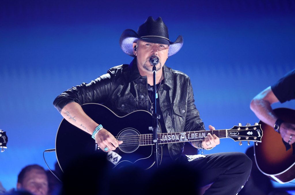 Jason Aldean Pays Tribute To Toby Keith With Tearful Cover